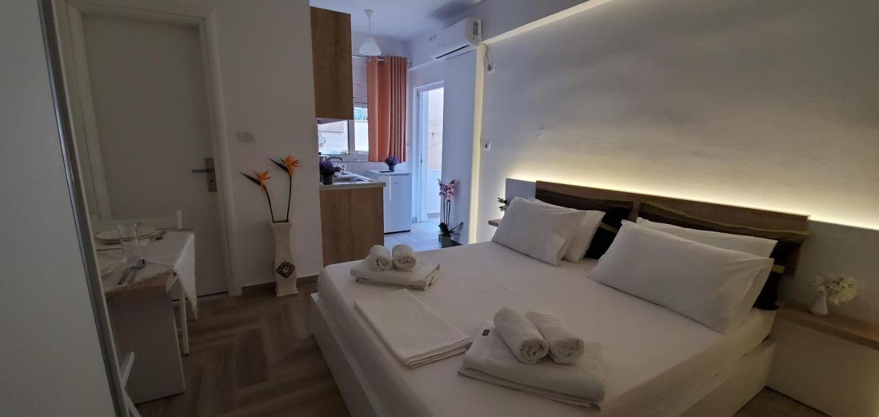The Hill Apartment Sarande Exterior photo